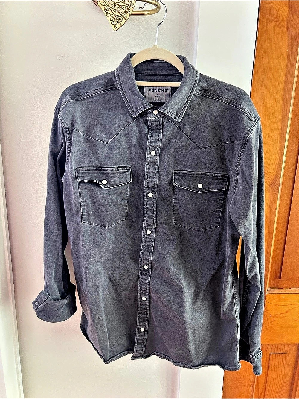 PONCHO Long Sleeve Snap Button Shirt in Black Like New